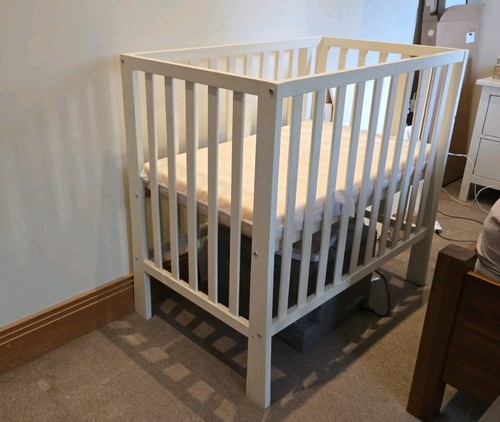 Mamas and papas cot bed - papas,
