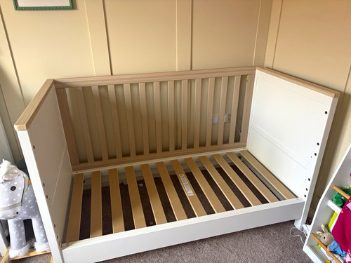 Mamas and papas - cot/cotbed, bed