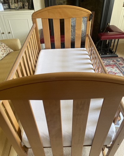 Solid wooden cot - cot, with
