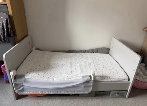 Hampden mamas and papas cot - hampden,